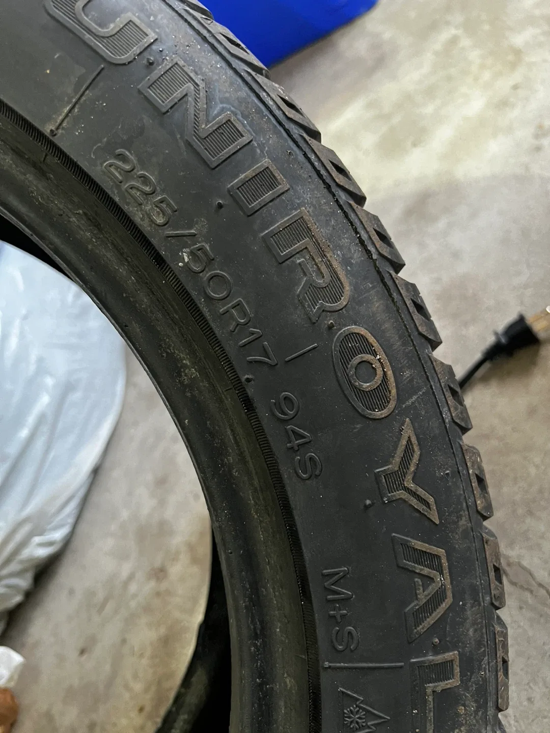 Uniroyal Tiger Paw Ice & Snow 3 225/50R17