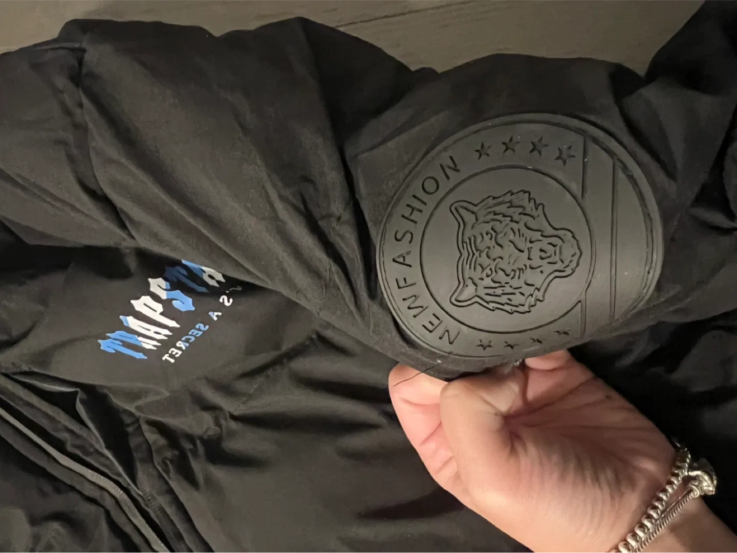 Trapstar Irongate Detachable Hooded Puffer Jacket image indicator(4)