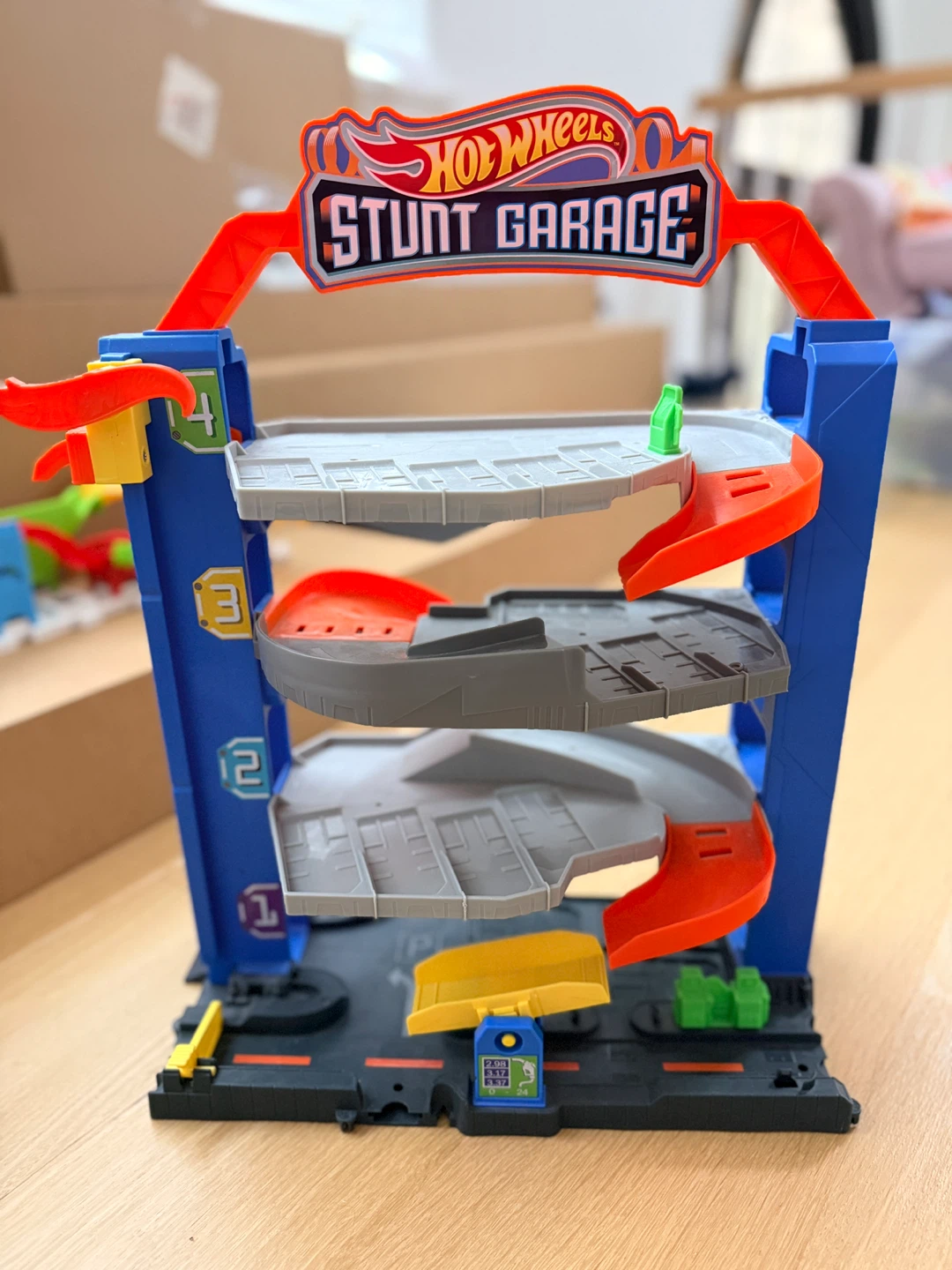 Hot Wheels Stunt Garage Playset