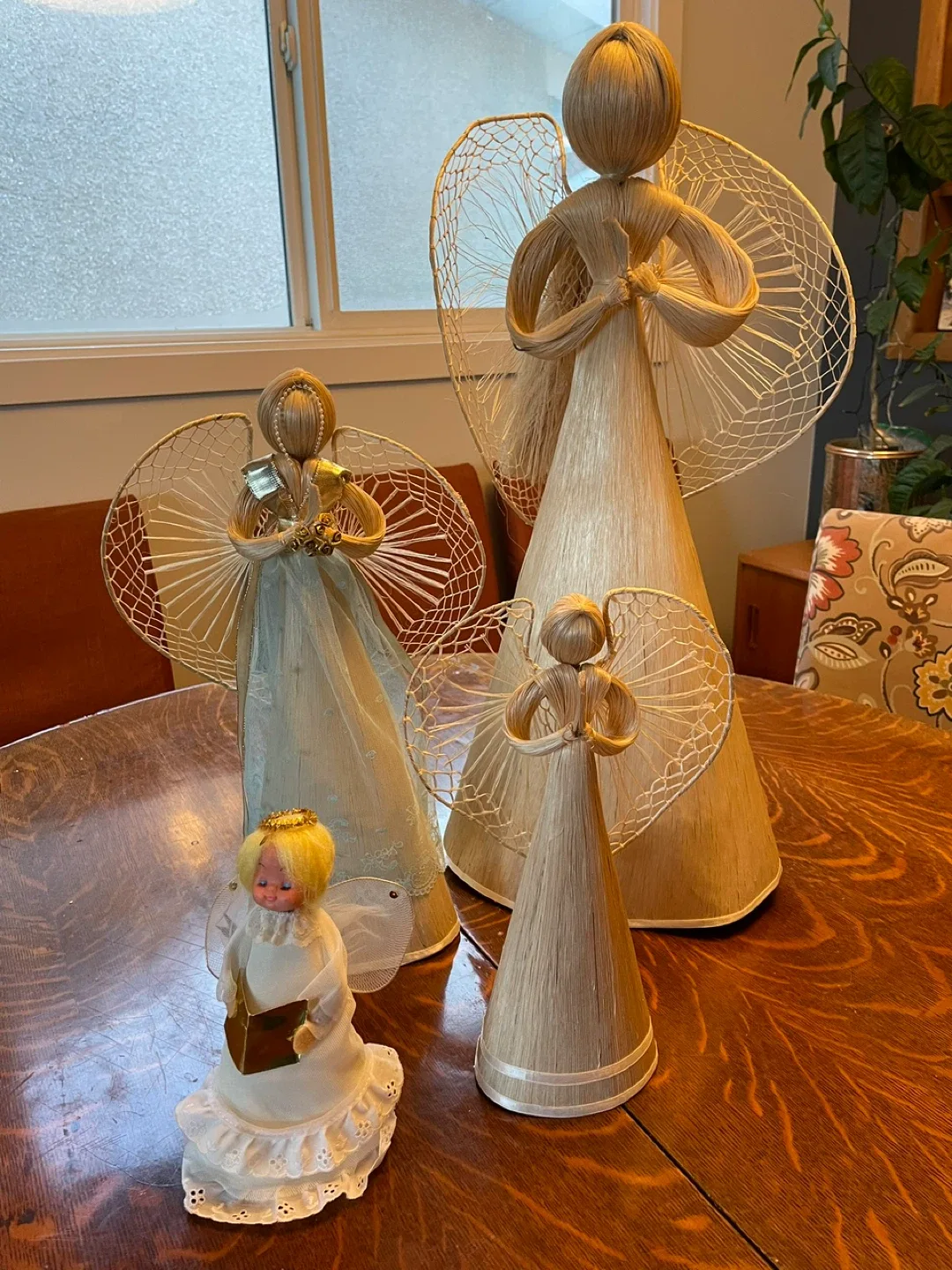 Set of 4 Angel Figurines