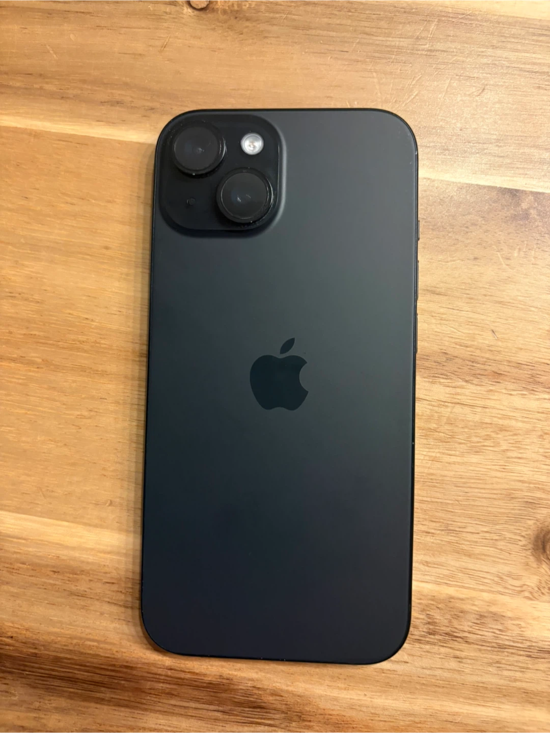 iPhone 15 - Black
