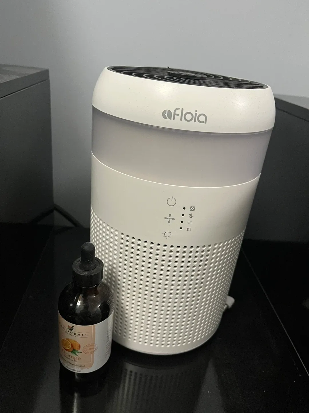 Afloia air purifier + essential oil