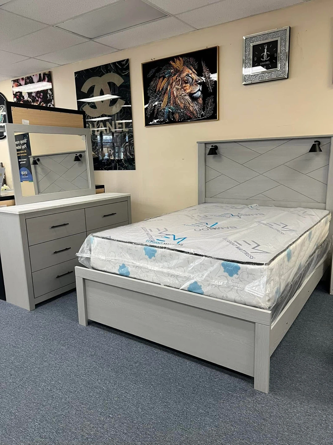 Bedroom Set: Bed, Dresser, Mirror - Gray