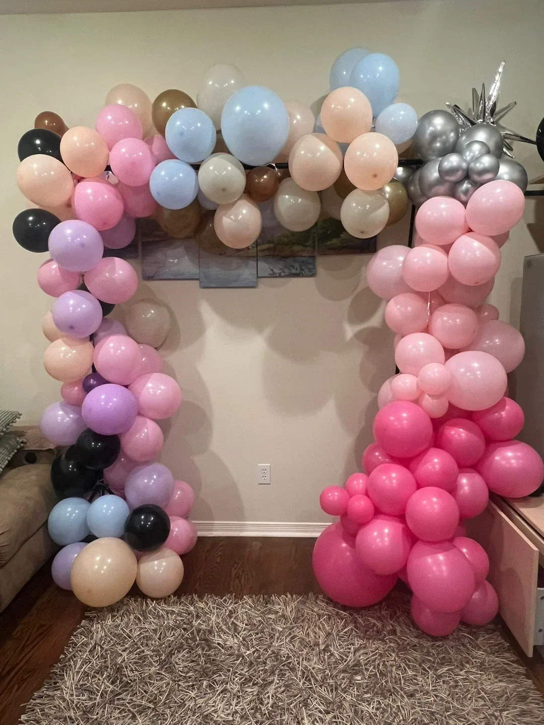 Free balloons arch / garland ( no holds )