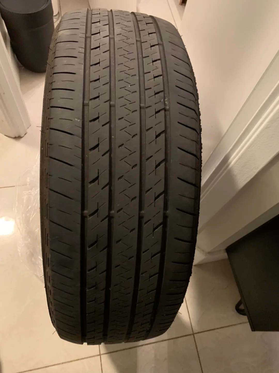 4 Bridgestone Ecopia HL-422 Plus Tire 235/65R17 image indicator(2)