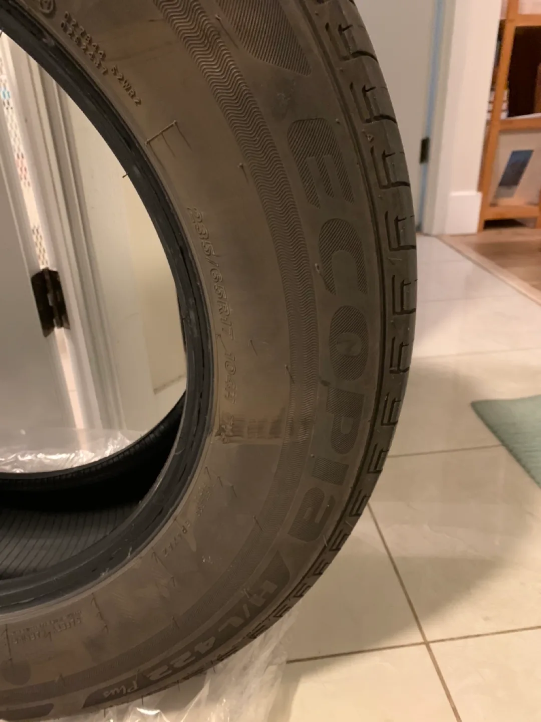 4 Bridgestone Ecopia HL-422 Plus Tire 235/65R17 image indicator(3)