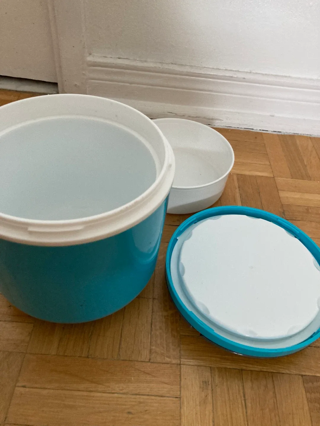 Blue Plastic Food Container image indicator(3)