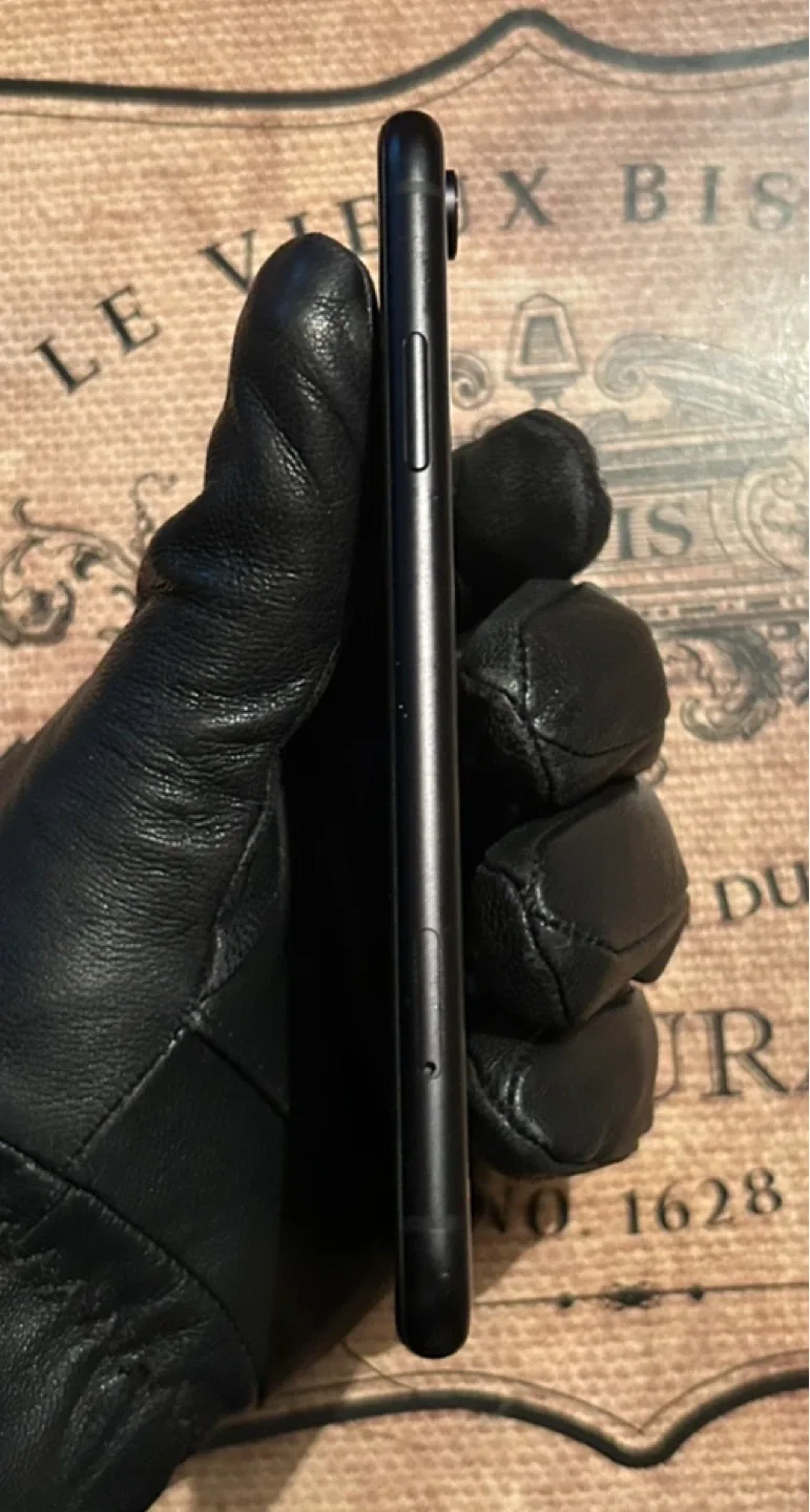 (87%) iPhone XR 64GB-Excellent Con+Accessories. image indicator(4)