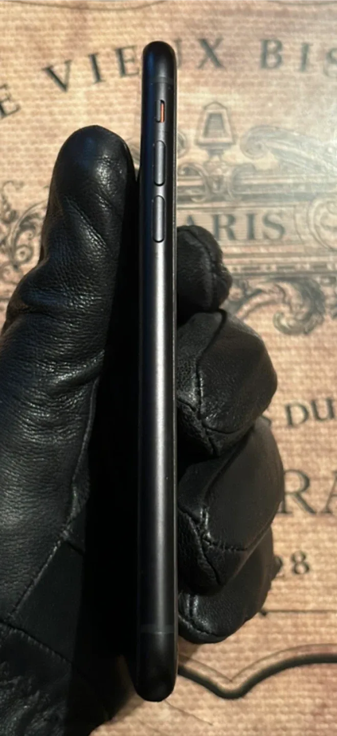 (87%) iPhone XR 64GB-Excellent Con+Accessories. image indicator(6)