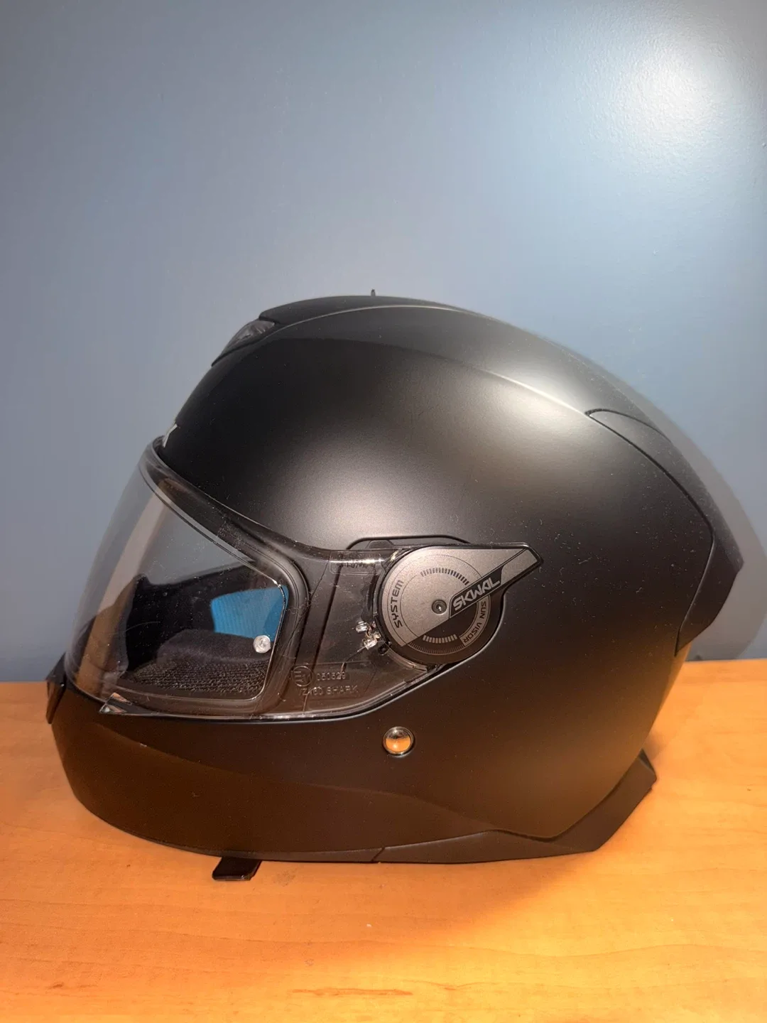 Shark Black Motorcycle Helmet (LED LIGHTS) - M image indicator(2)