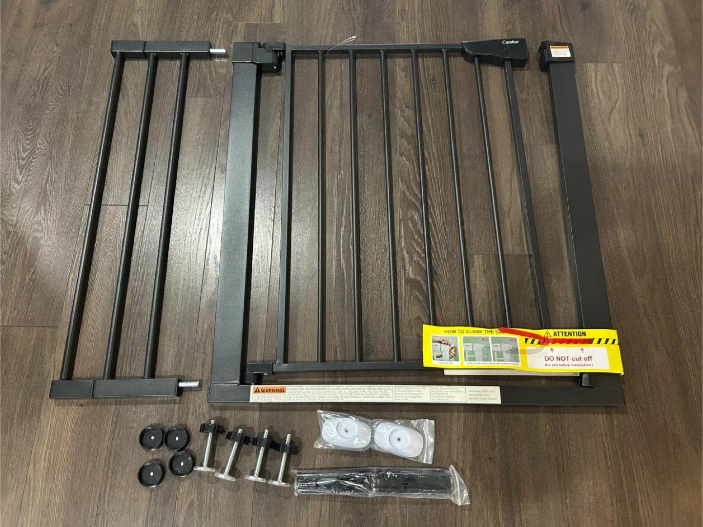 Cumbor 29.7-40.6" Baby Gate - New - Black image indicator(4)