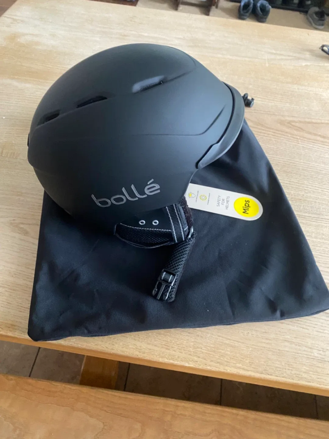 Bollé Black Ski Helmet with MIPS image indicator(3)