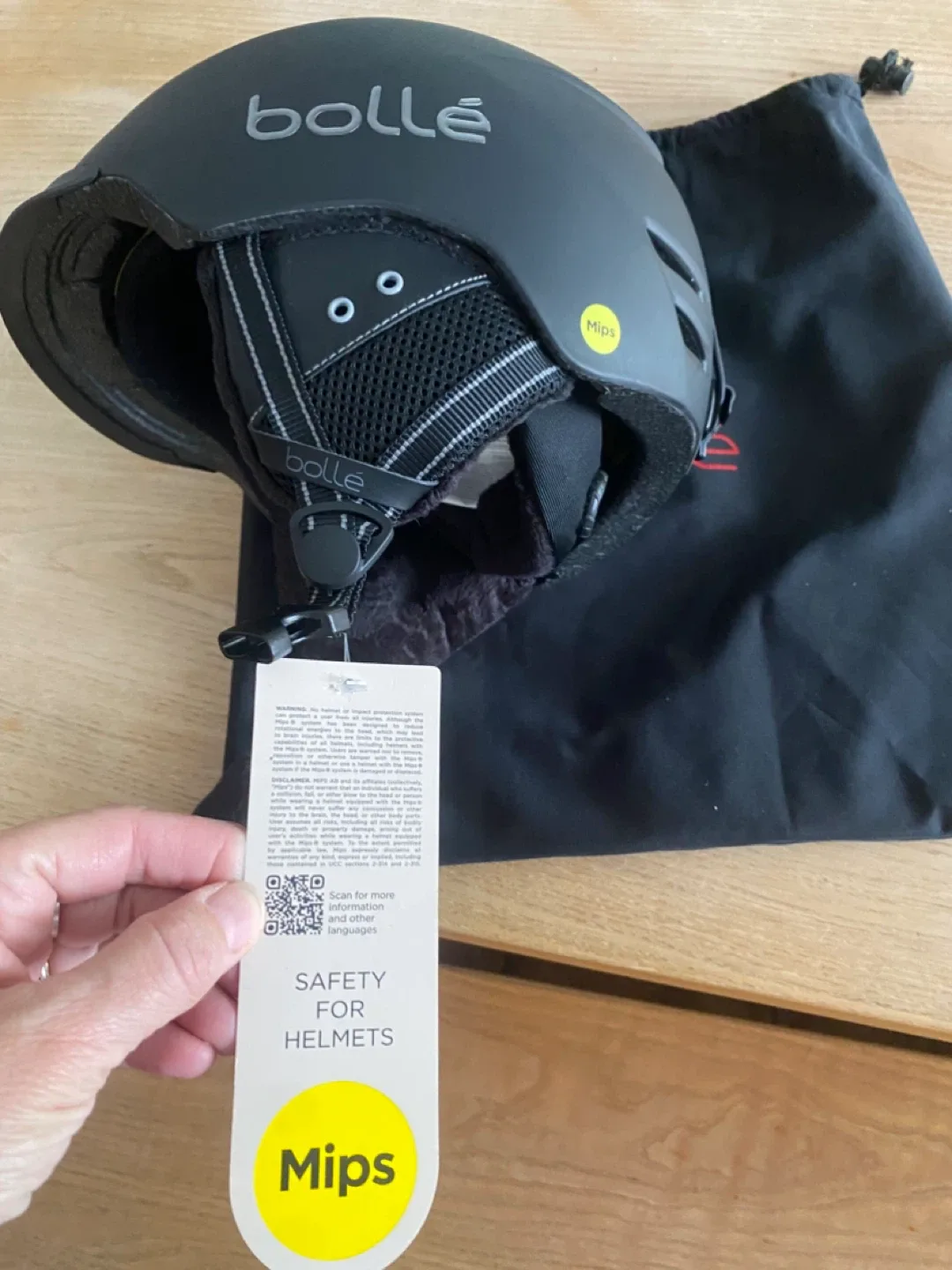 Bollé Black Ski Helmet with MIPS image indicator(4)