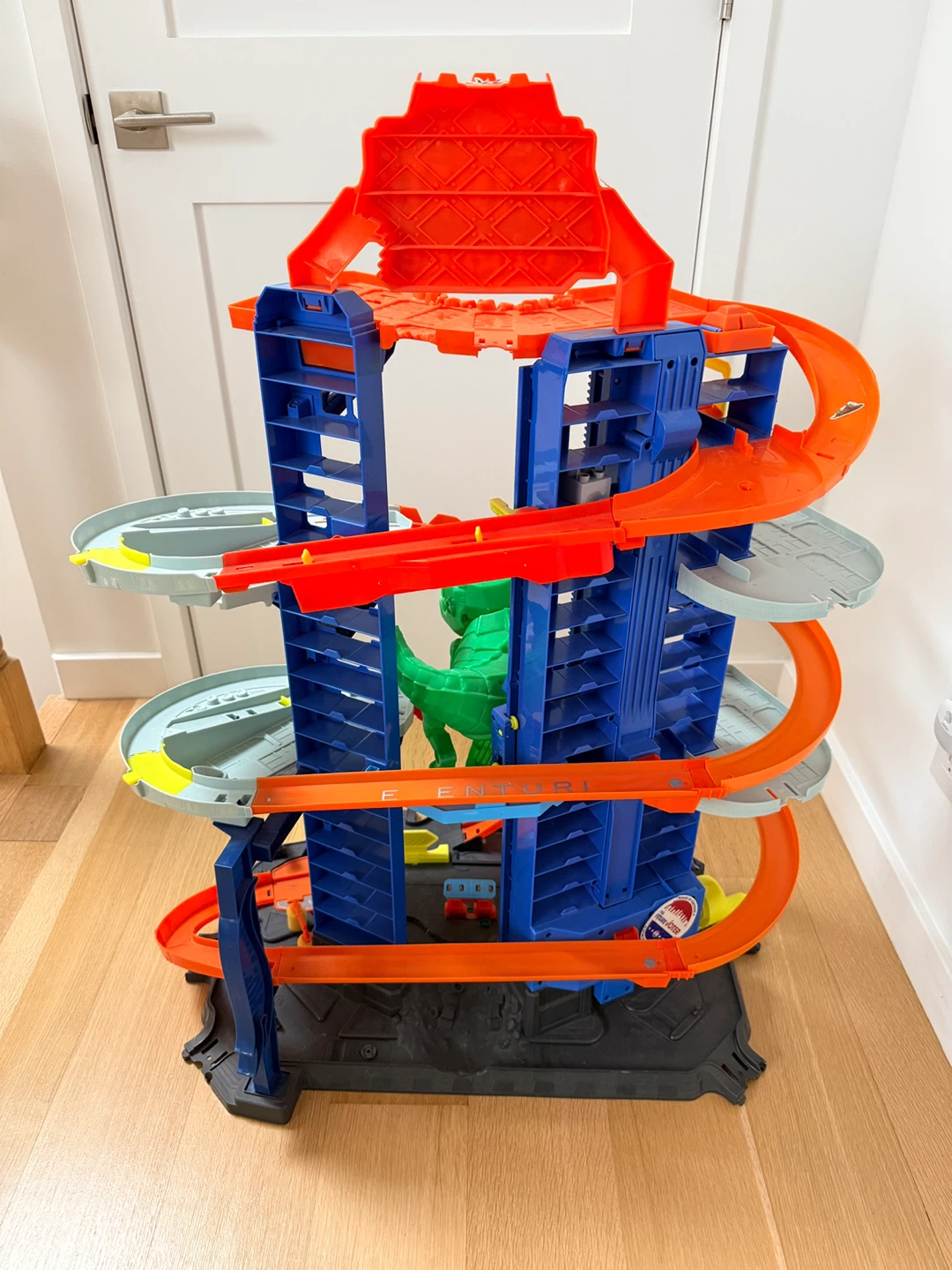 Hot Wheels Ultimate Garage Playset - photo 2