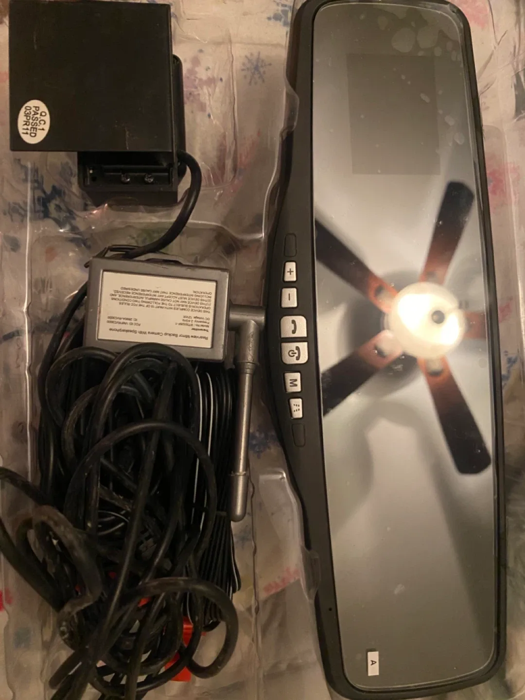 Yada Rearview Mirror Backup Camera & Speakerphone image indicator(5)