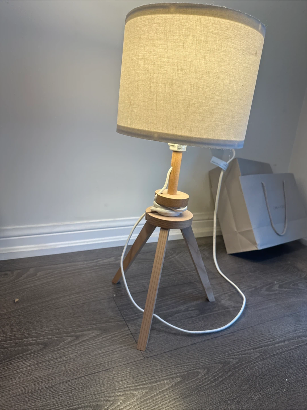 IKEA Tripod Table Lamp - photo 2