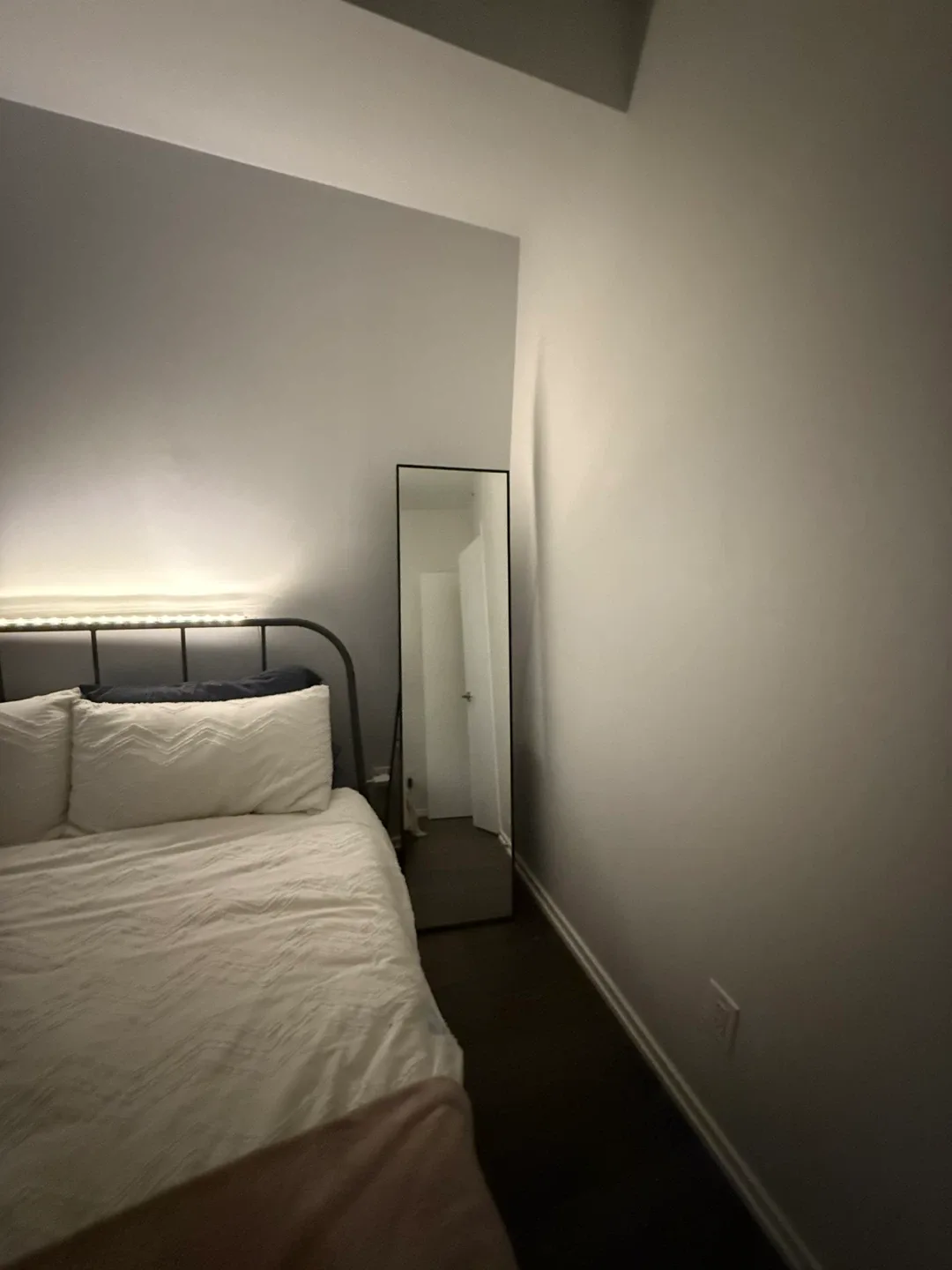 IKEA KARMSUND Standing Mirror - Black image indicator(2)