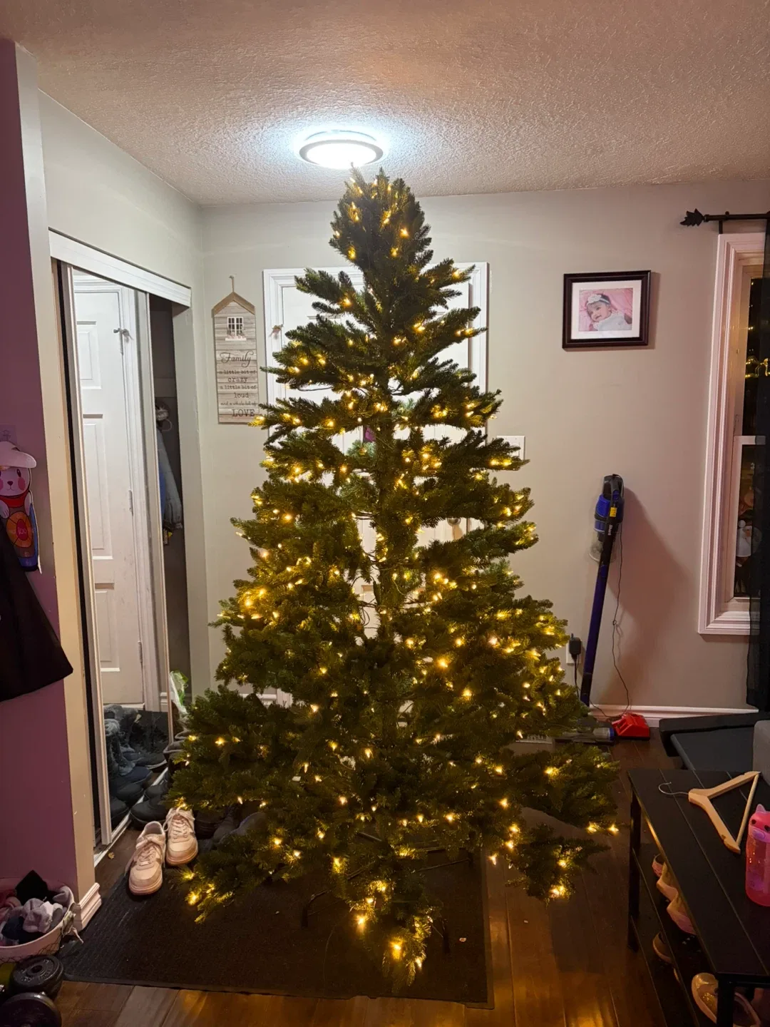 Pre-lit Scandinavian Fir Tree 7 1/2 ft image indicator(4)