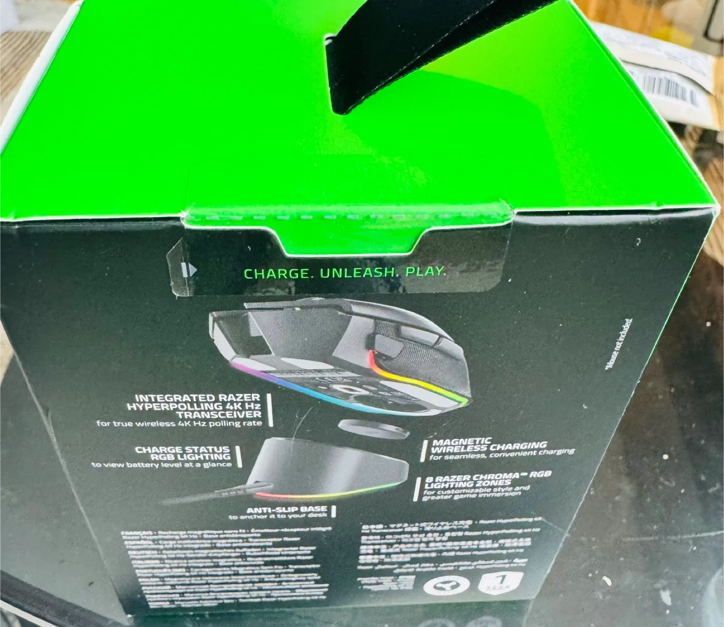 Razer Mouse Dock Pro - Wireless Charging Dock image indicator(2)