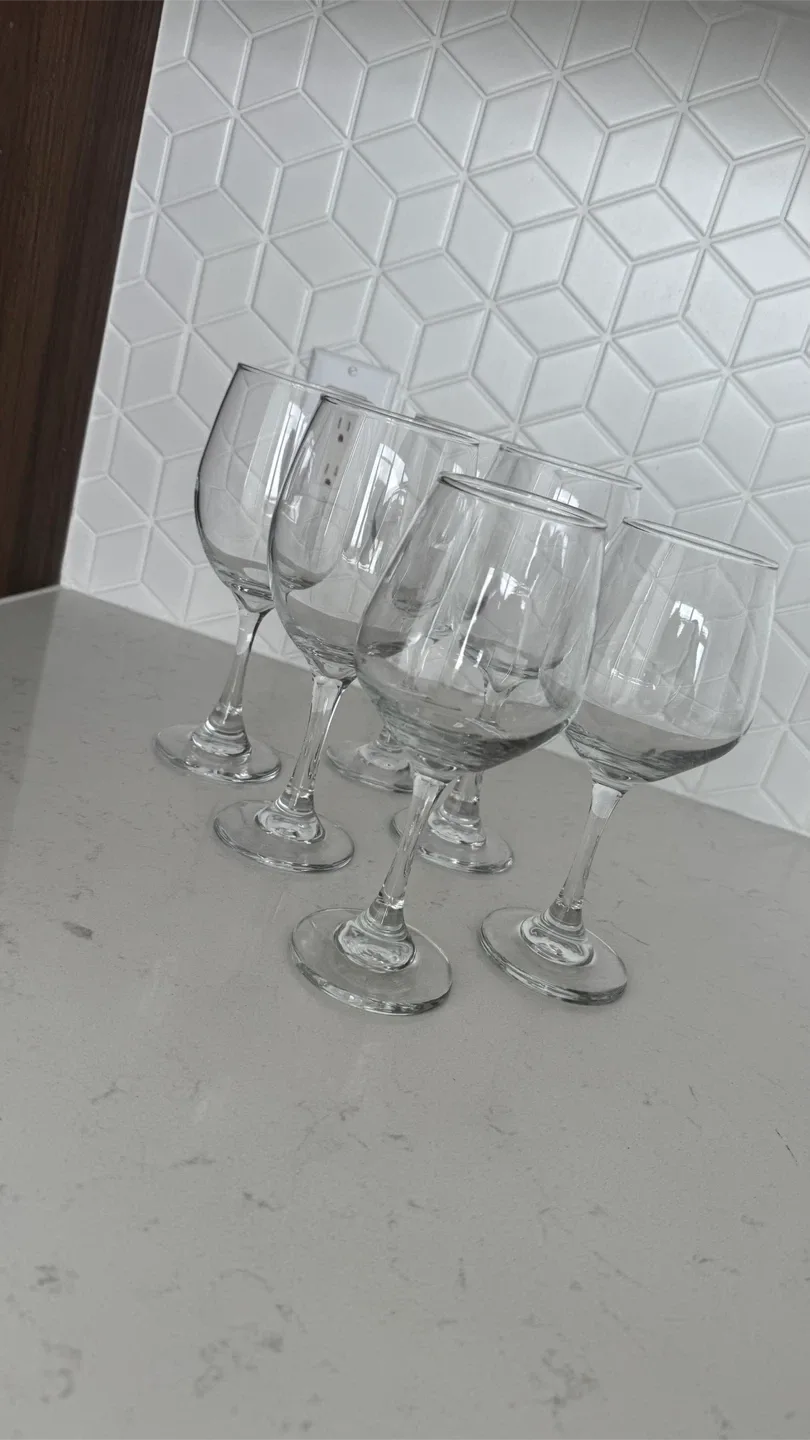 Set of 6 Wine Glasses