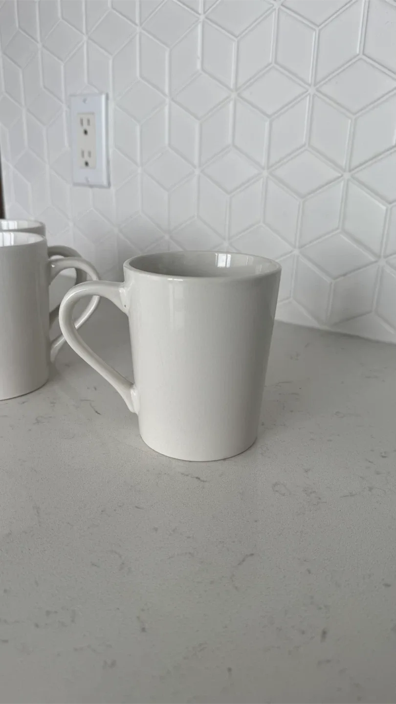 Set of 5 White Ceramic Mugs image indicator(4)