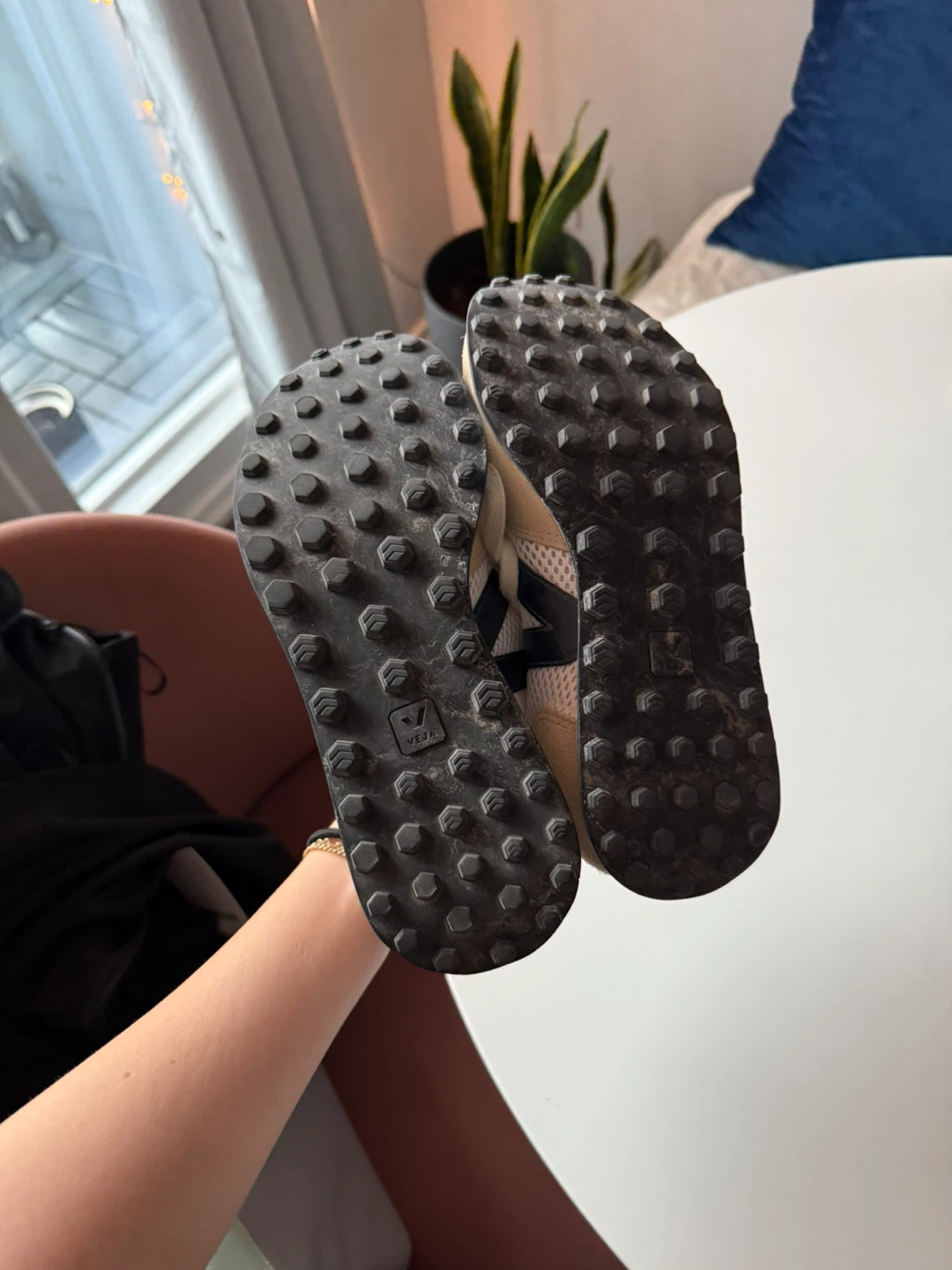 Veja V-10 Sneakers - Size 36 - photo 2