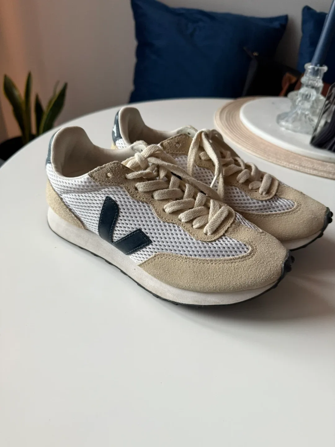 Veja V-10 Sneakers - Size 36