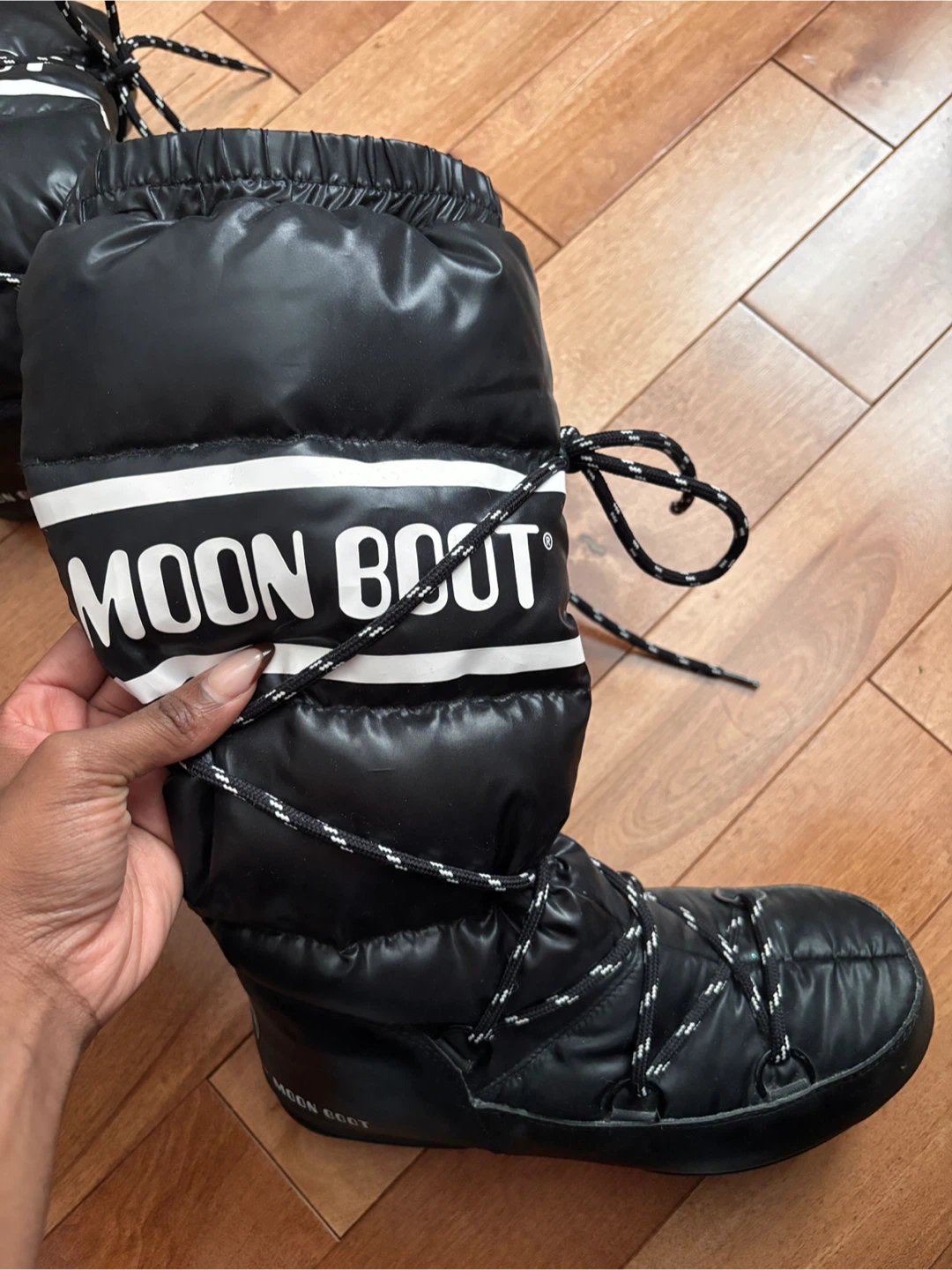 Moon Boots Size 7