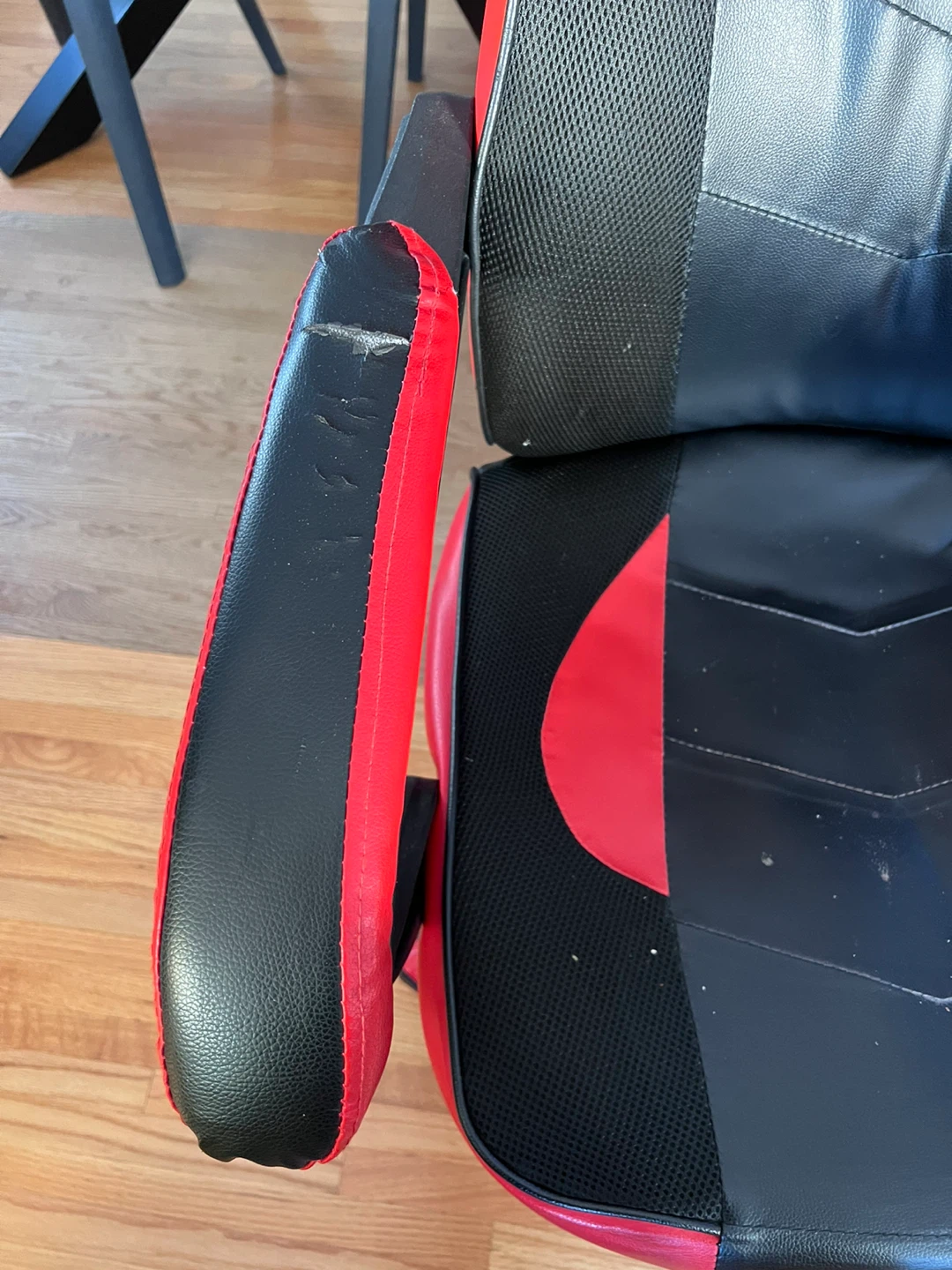 Red & Black Gaming Chair - photo 3