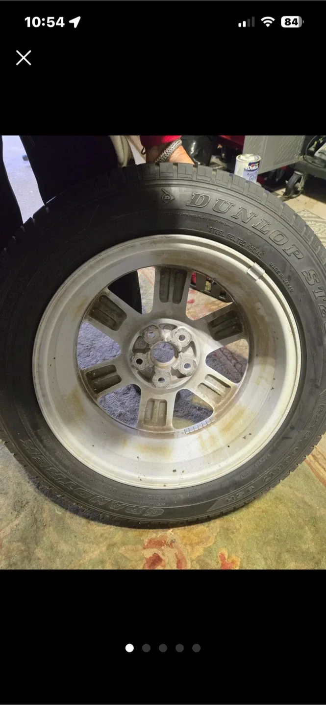 P215/60R17 95H Dunlop Tire