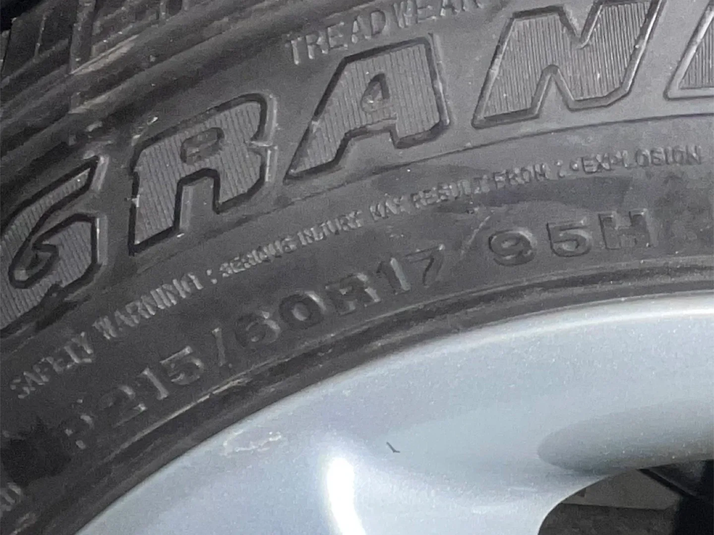 P215/60R17 95H Dunlop Tire image indicator(2)