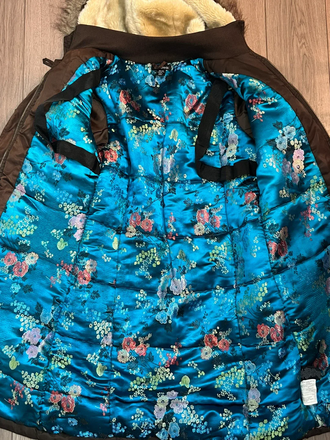 Le Chateau Brown Winter Coat XS image indicator(3)