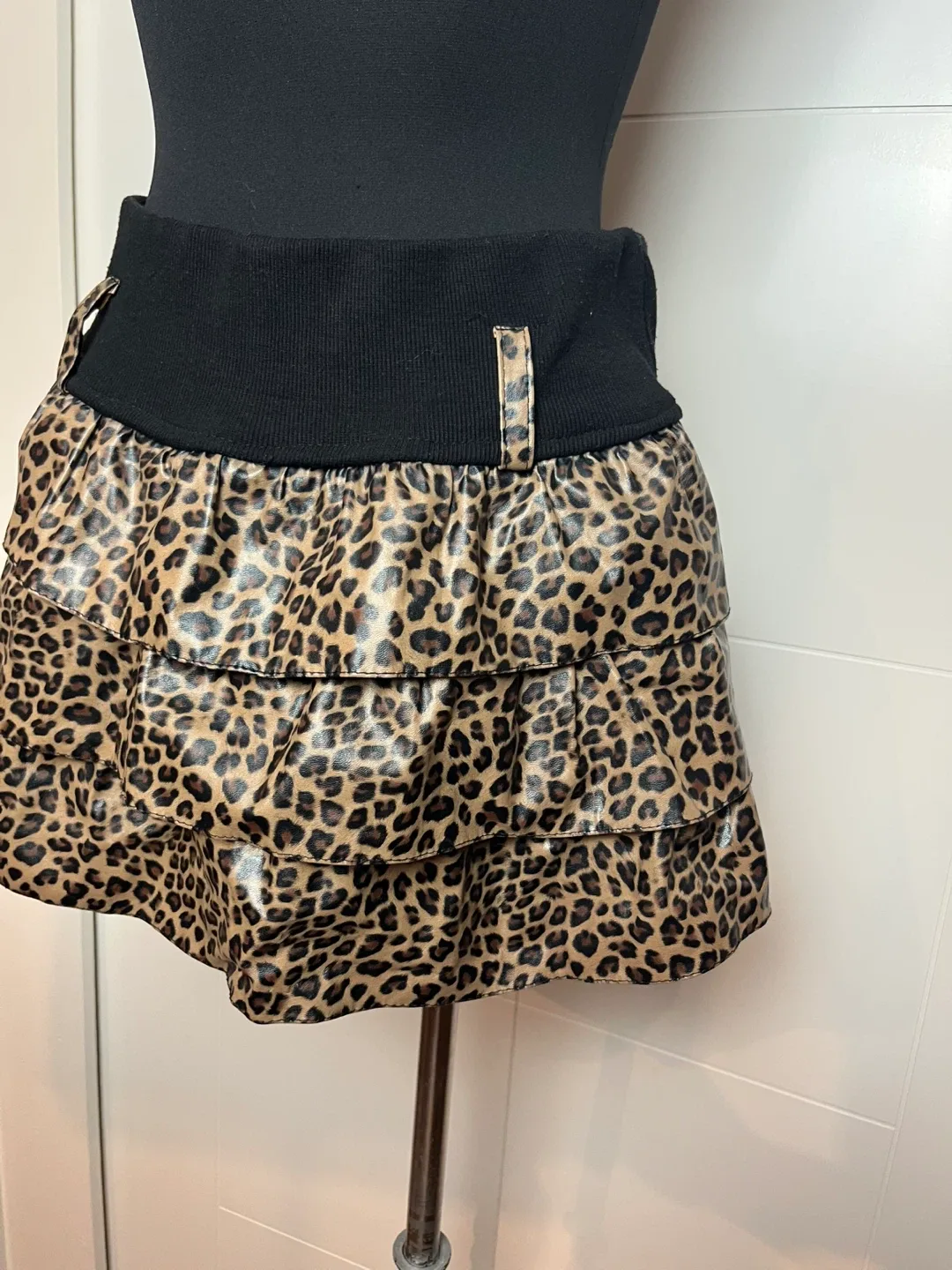 Leopard Print Ruffle Mini Skirt - Size S/M image indicator(2)