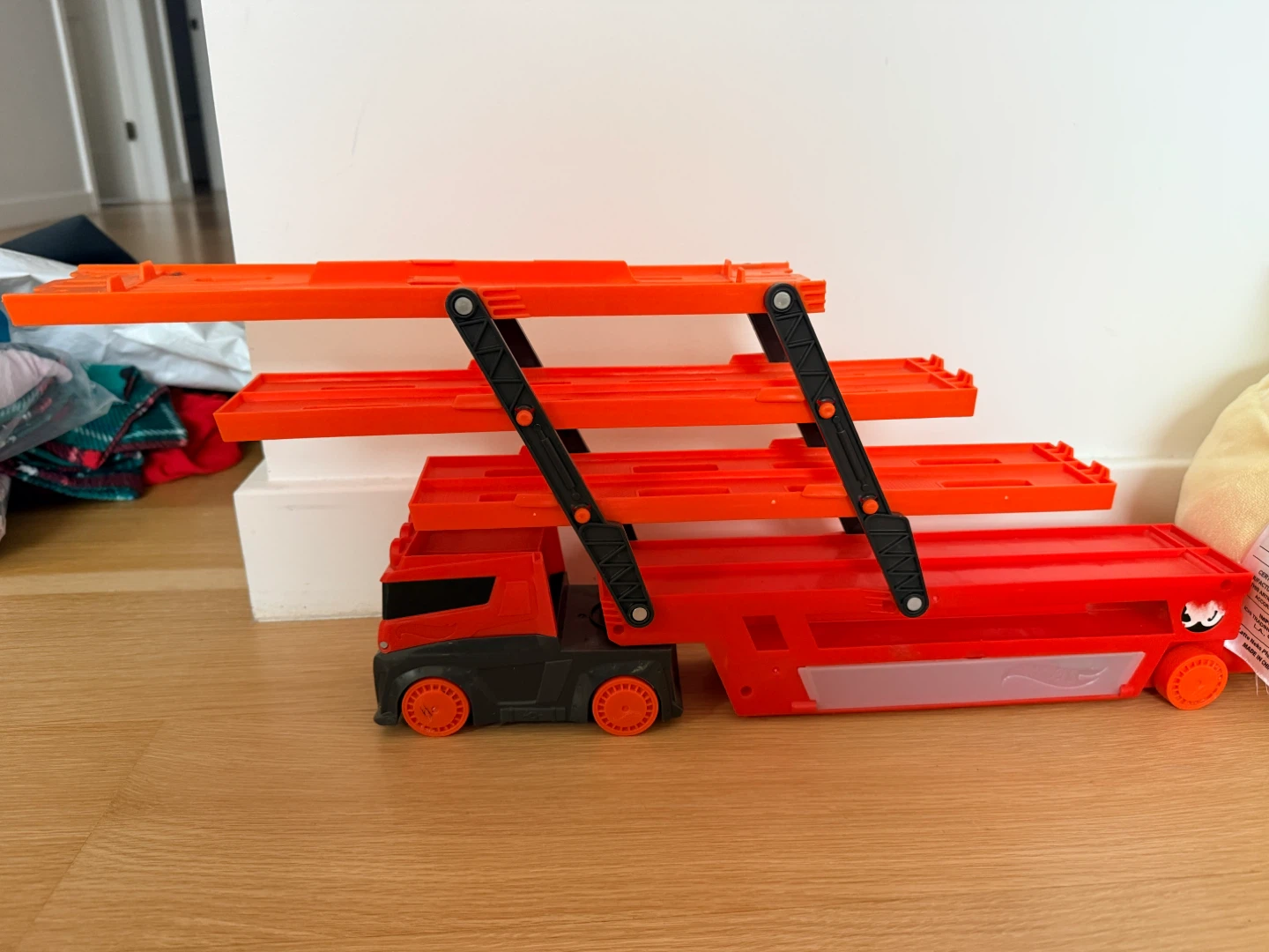 Hot Wheels Orange Car Carrier Truck - photo 2