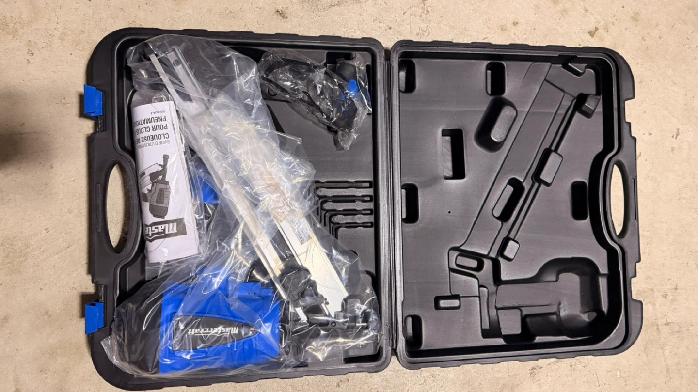 Mastercraft Clipped-Head Framing Nailer - Like New! - photo 3