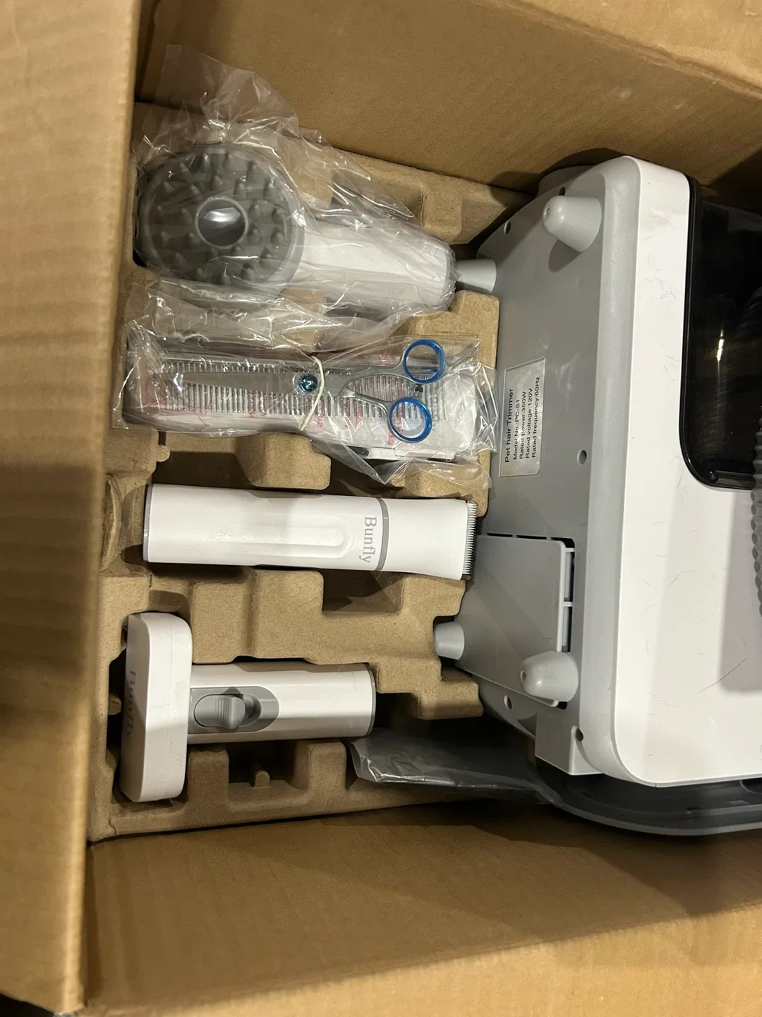 Bunfly Dog Grooming Kit & Dog Hair Vacuum image indicator(4)