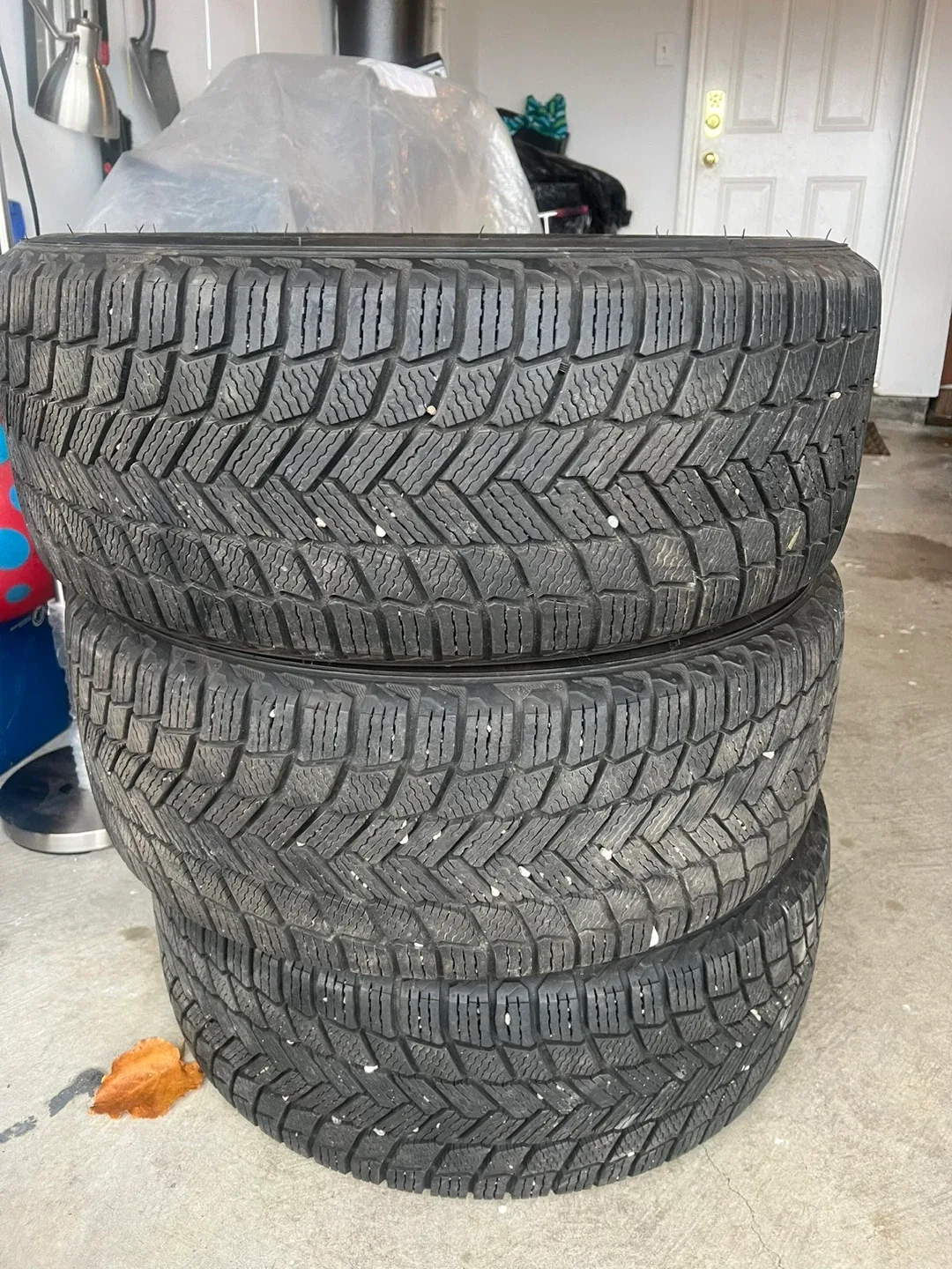 Set of 3 ART Black Winter Tires 245/50 R18 image indicator(3)