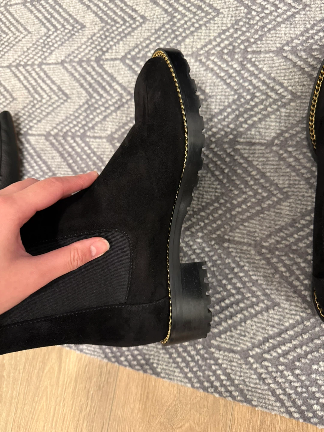 Stuart Weitzman Suede Chelsea Boots Size 7 - photo 4