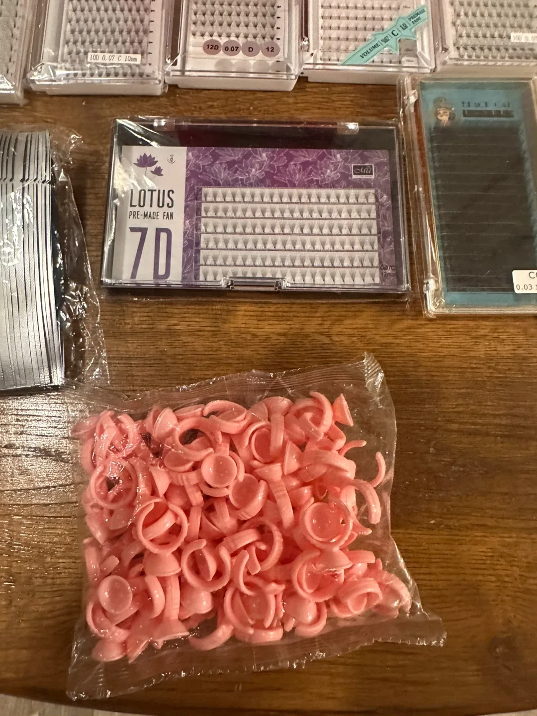 Eyelash Extension Lot - Fadlash, Lotus, Black Cat & More! image indicator(4)