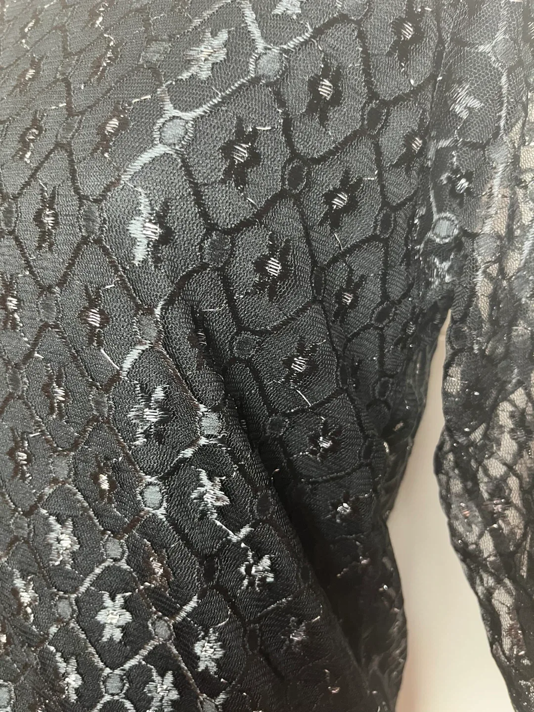 Black Lace Top Size S image indicator(3)