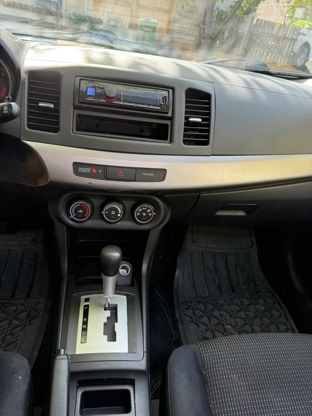 Blue Mitsubishi Lancer image indicator(7)