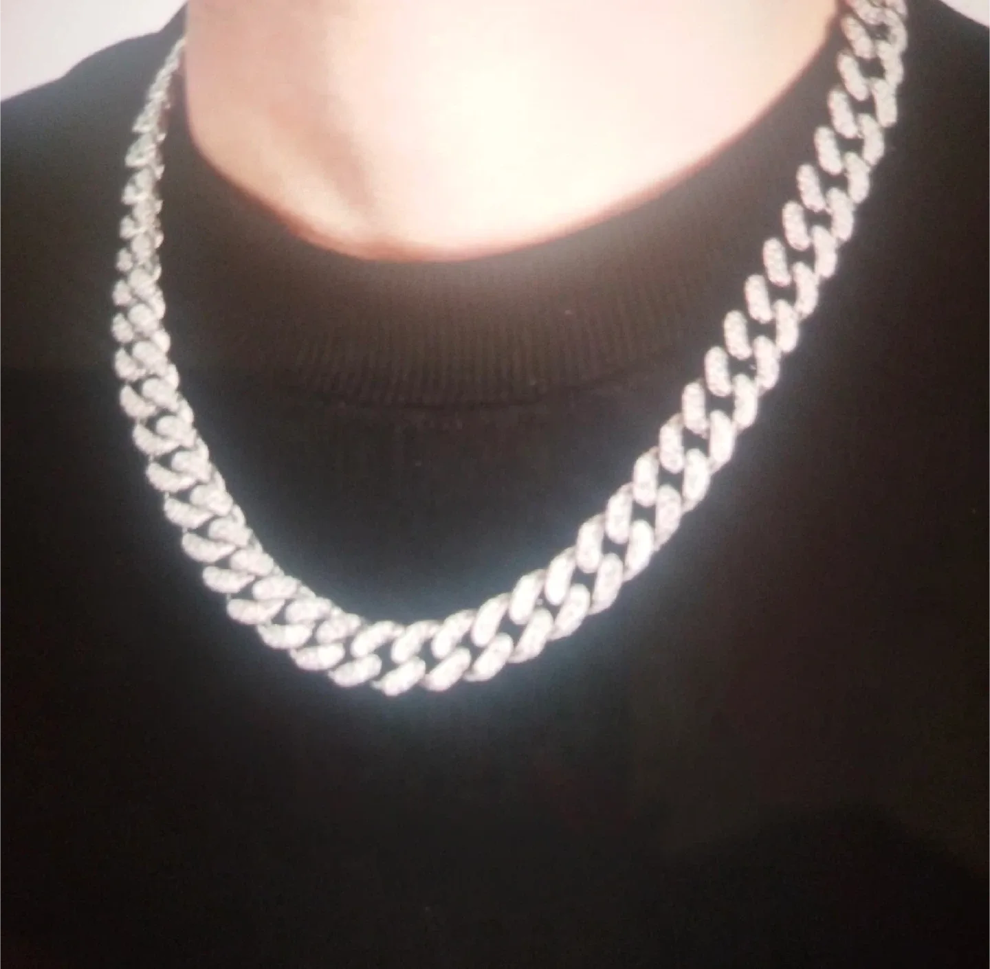 Cuban Link Chain Necklace image indicator(3)