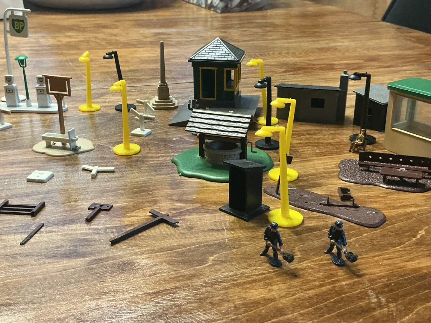 Lots o’ Vintage Toy Train Station Accessories ! image indicator(8)