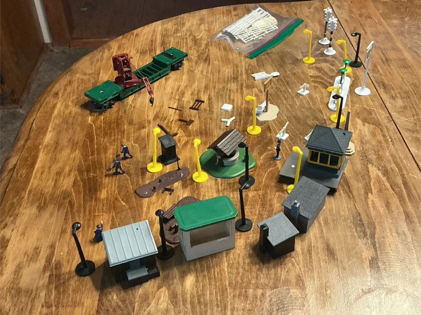 Lots o’ Vintage Toy Train Station Accessories ! image indicator(10)