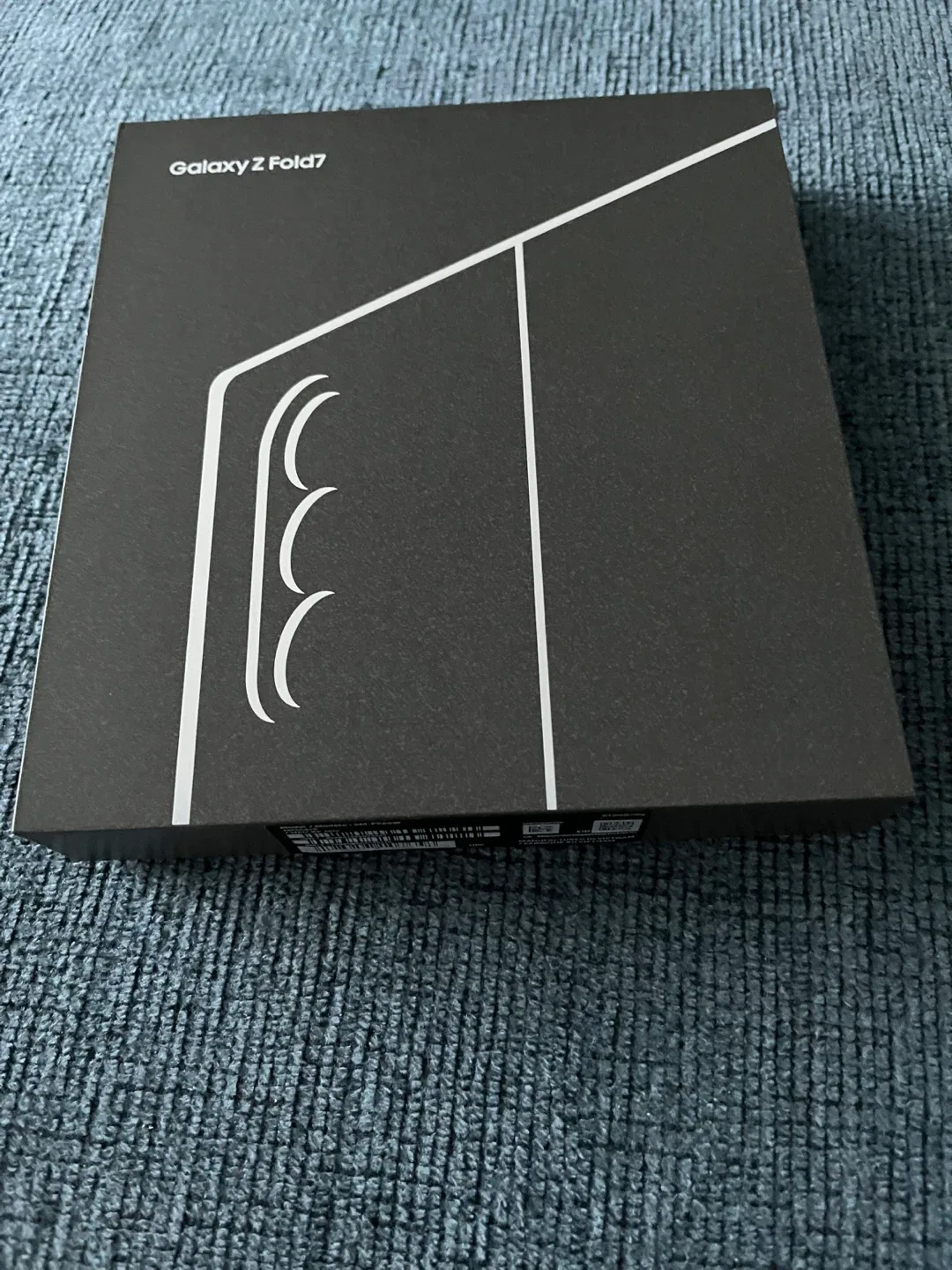 Samsung Galaxy Z Fold7 Jet Black 512GB - Like New! image indicator(4)