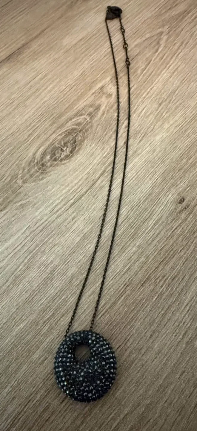 Swarovski Black Circle Pendant Necklace image indicator(3)
