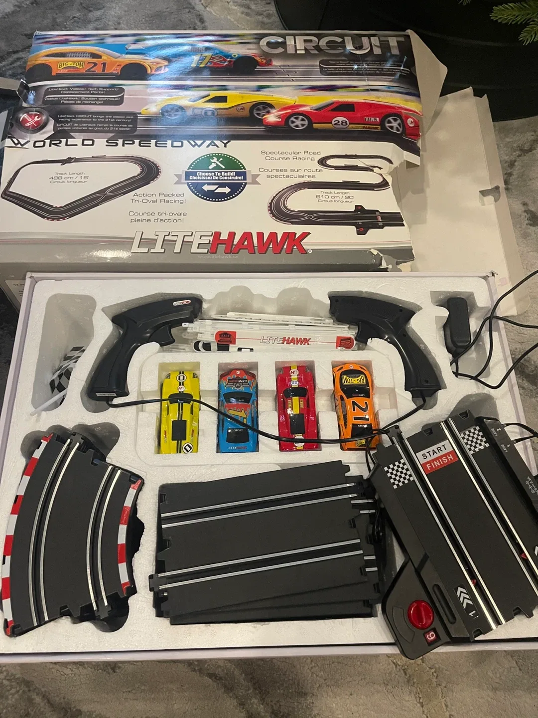 EUC Circuit World Speedway car track with 2 controllers