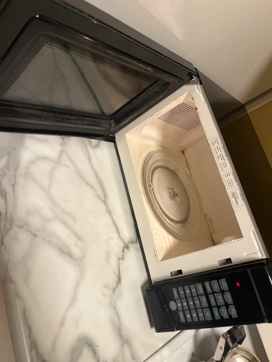 RCA Microwave - Black image indicator(2)