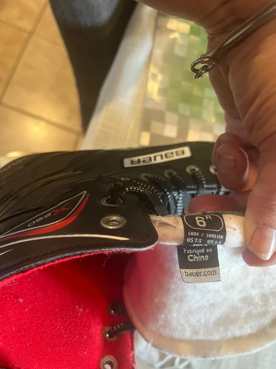 CCM Tacks 3052 & Bauer Vapor X250 Ice Skates image indicator(6)