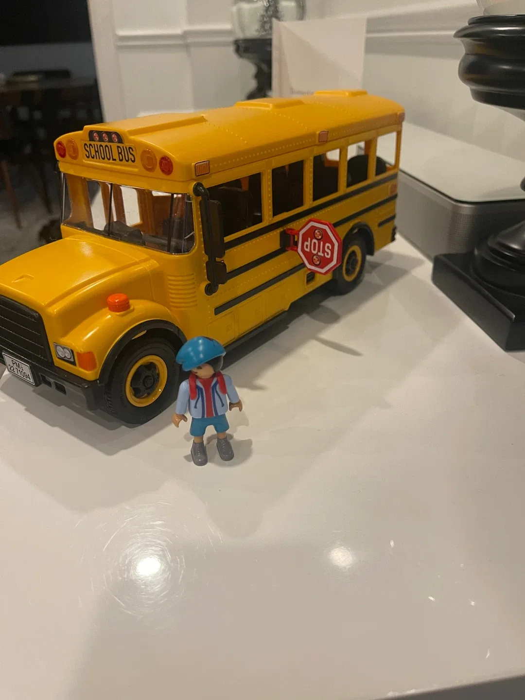 PlayMobil Lights and sounds school bus and figure image indicator(2)